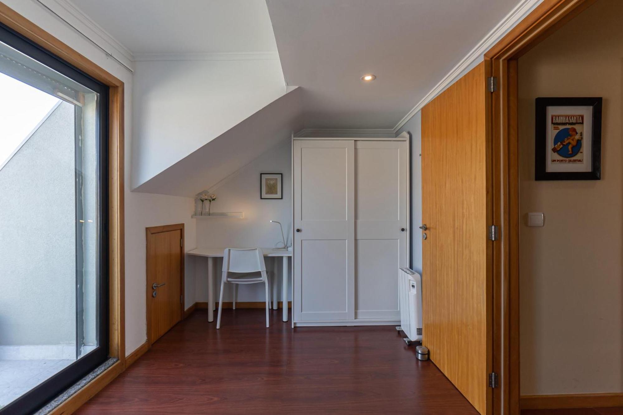 Top Floor Apartment With Sunny Balconies Porto Bagian luar foto