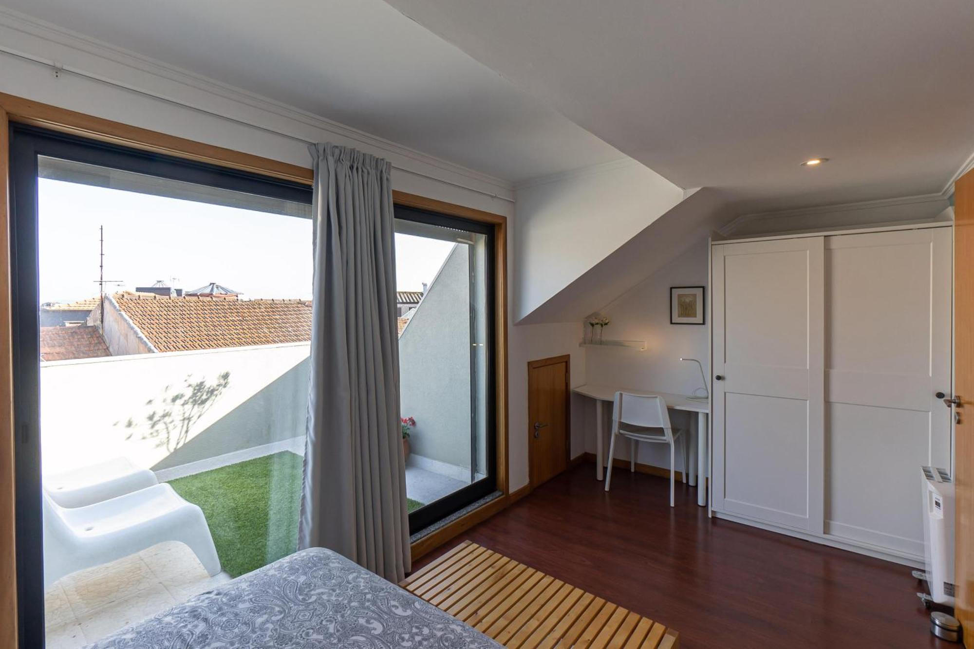 Top Floor Apartment With Sunny Balconies Porto Bagian luar foto