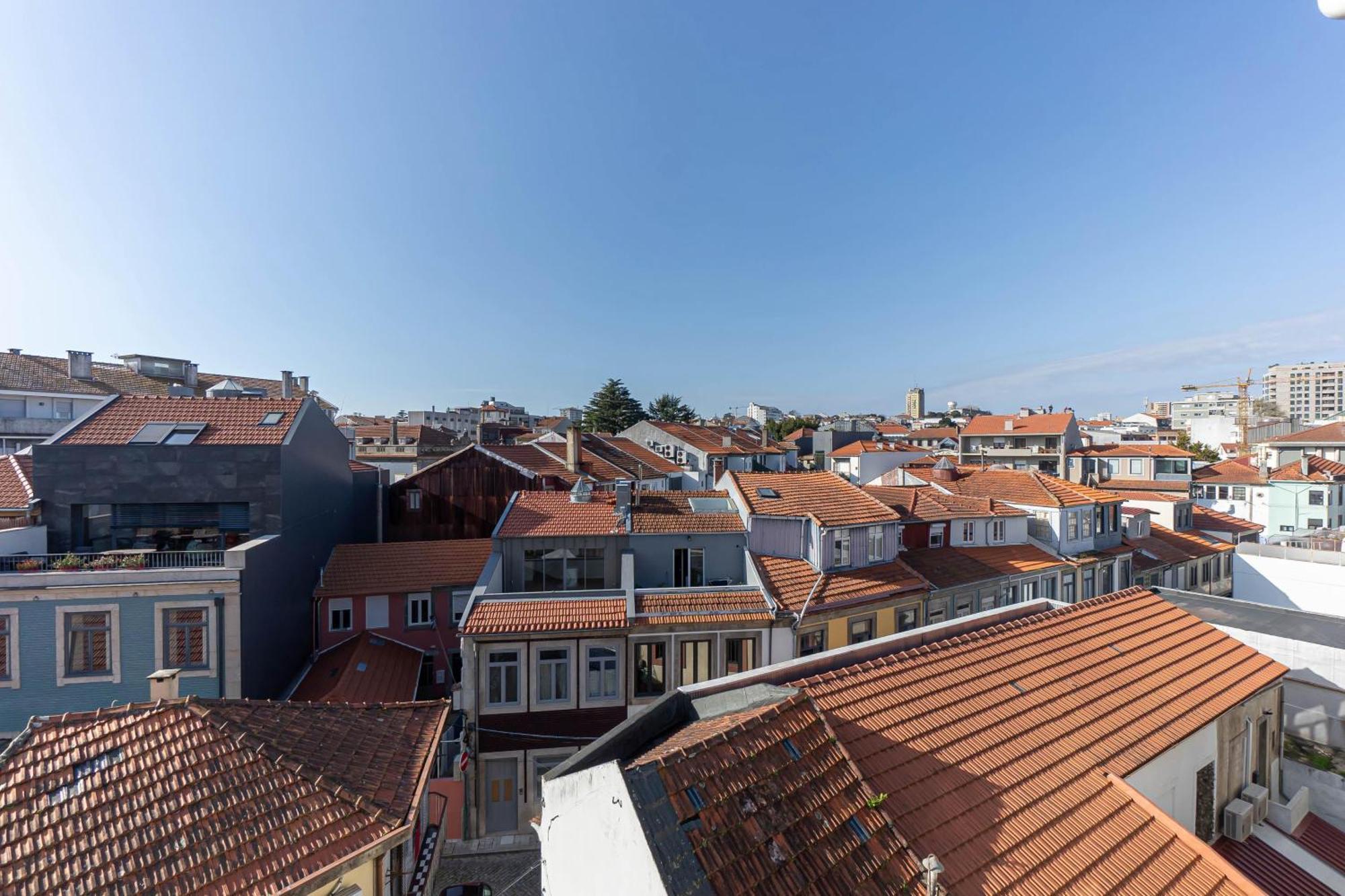Top Floor Apartment With Sunny Balconies Porto Bagian luar foto